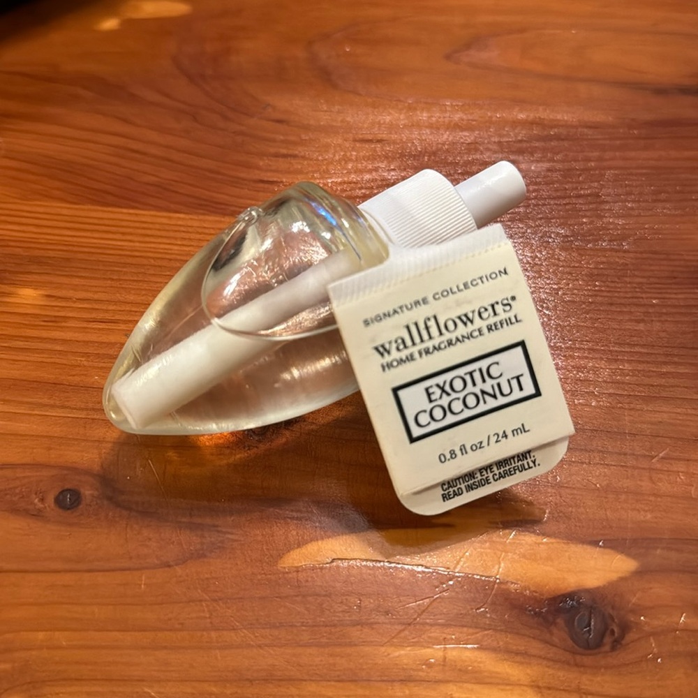 Bath & Body Works EXOTIC COCONUT Wallflower Home Fragrance Refill Bulb